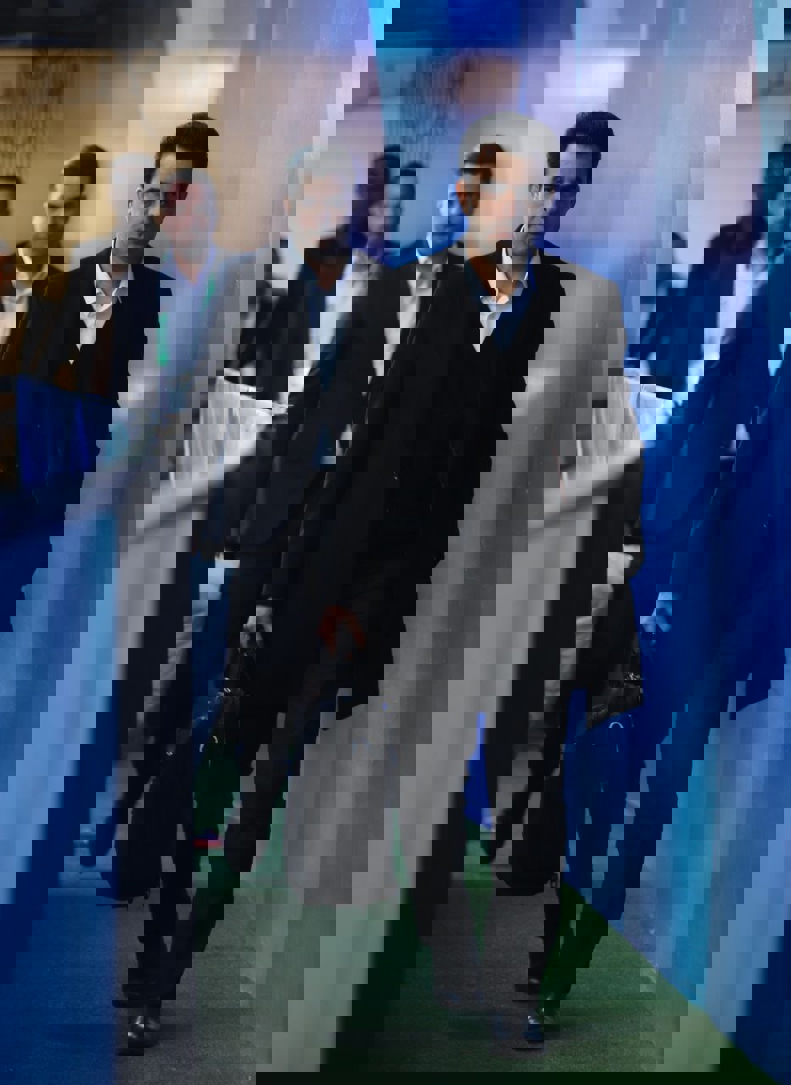 1uq1jxu10 2155373
